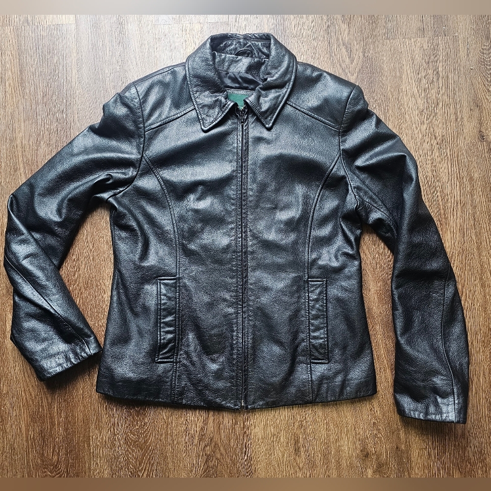 Womens Leather Jacket 8/10 Black M Bomber Moto 100% Leather Zip Danier Canada